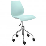 chaise roulettes maui kartell bleu clair