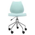 chaise roulettes maui kartell bleu clair