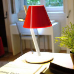 lampe poser la petite artemide blanc