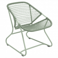 FAUTEUIL BAS SIXTIES, Cactus de FERMOB