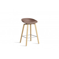 Tabouret AAS32 LOW de Hay, H.64, Pieds en chêne vernis naturel, Repose-pieds inox, Soft brick 2.0