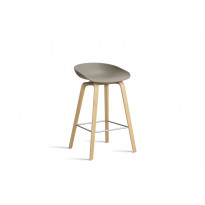Tabouret AAS32 LOW de Hay, H.64, Pieds en chêne vernis naturel, Repose-pieds inox, Khaki 2.0