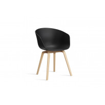 Fauteuil AAC 22, Piétement chêne savonné de Hay, Black 2.0
