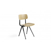 Chaise RESULT de Hay, Structure noire, Chêne naturel