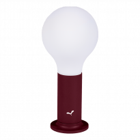 Lampe APLO de Fermob, Avec support aimanté, Cerise noire