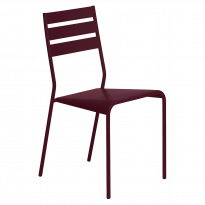 Chaise FACTO de Fermob, Cerise noire
