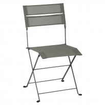 CHAISE PLIANTE LATITUDE MONOCHROME, Romarin Stéréo de FERMOB