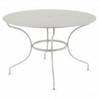 TABLE RONDE OPÉRA +, D. 117, Gris argile de FERMOB