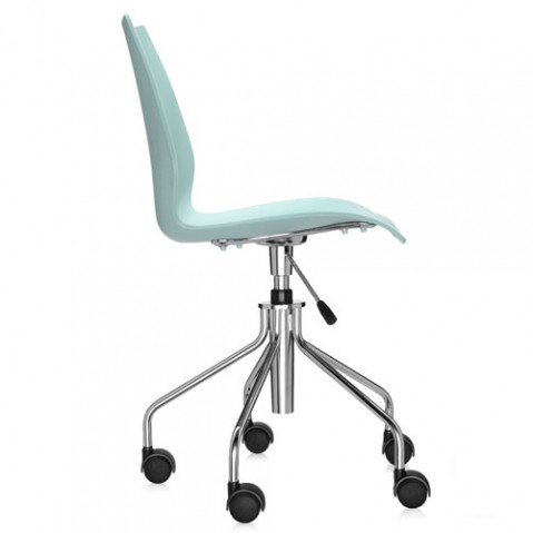 chaise roulettes maui kartell bleu clair