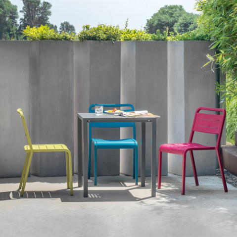 chaise urban emu marron d'inde