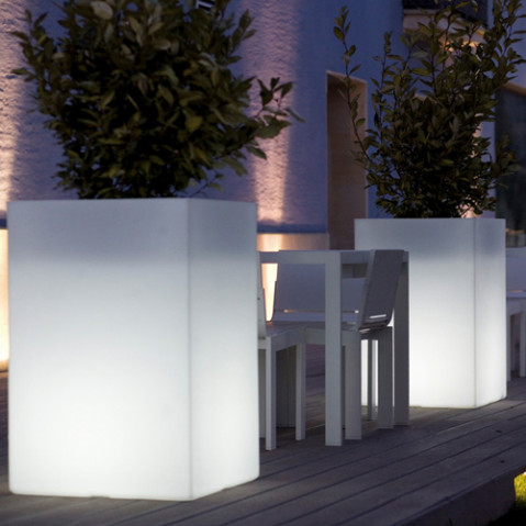 pot lumineux cubo alto vondom blanc