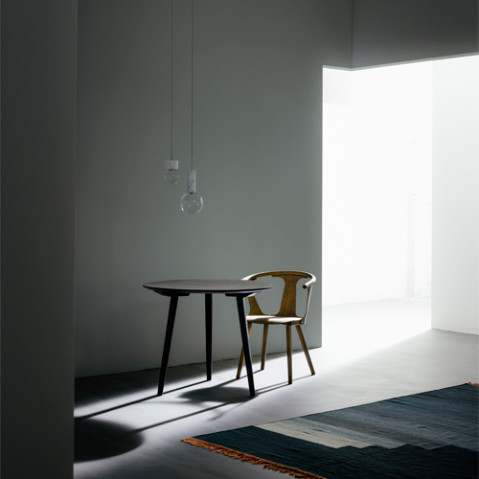 table ronde 90 in between and tradition chene noir