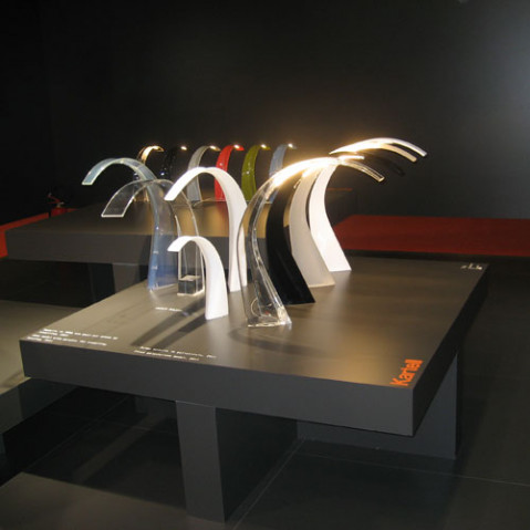 taj kartelle lampe à poser design blanc