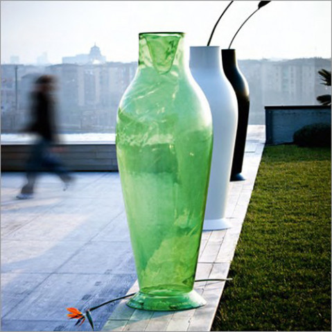 vase miss flower power kartell noir opaque